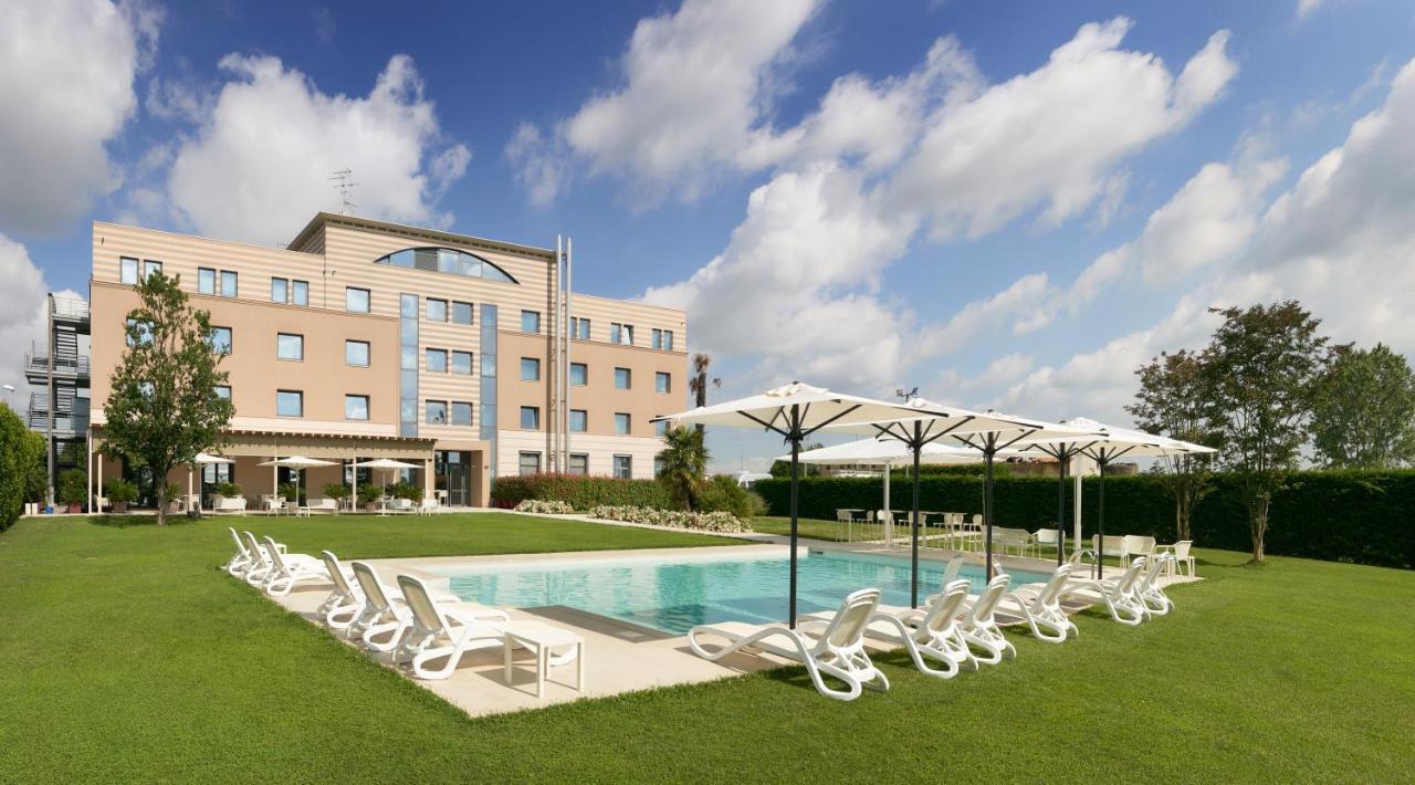 Omnia Hotel
