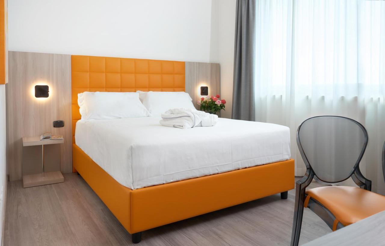 Omnia Hotel 4*