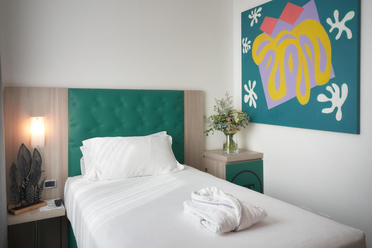 Omnia Hotel 4*