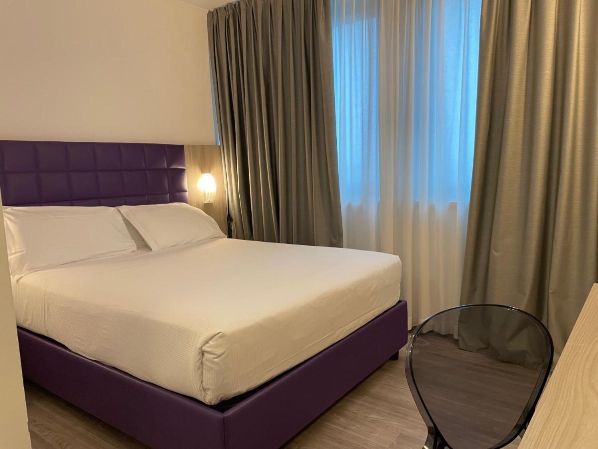 Omnia Hotel 4*