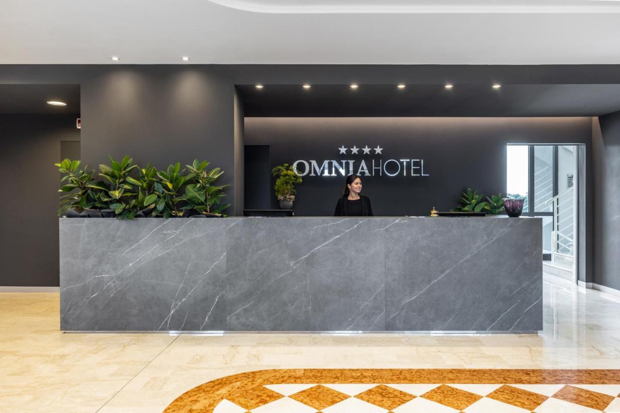 Omnia