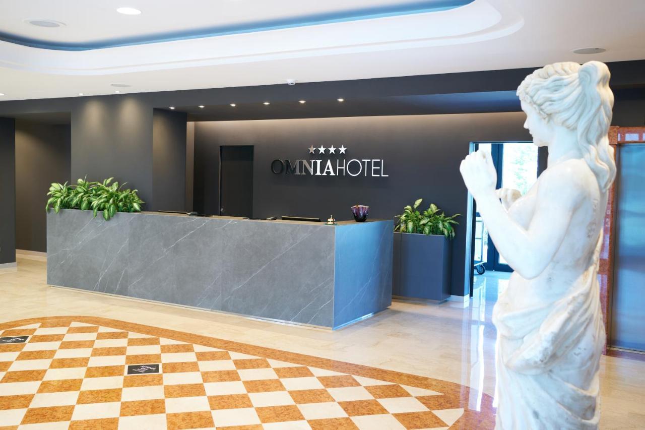 Omnia Hotel 4*
